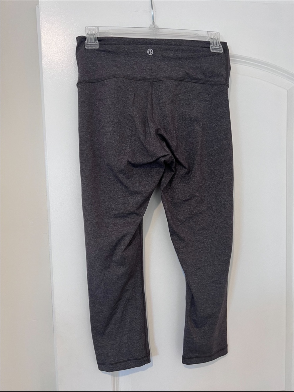 lululemon' Charcoal Gray Cropped Leggings